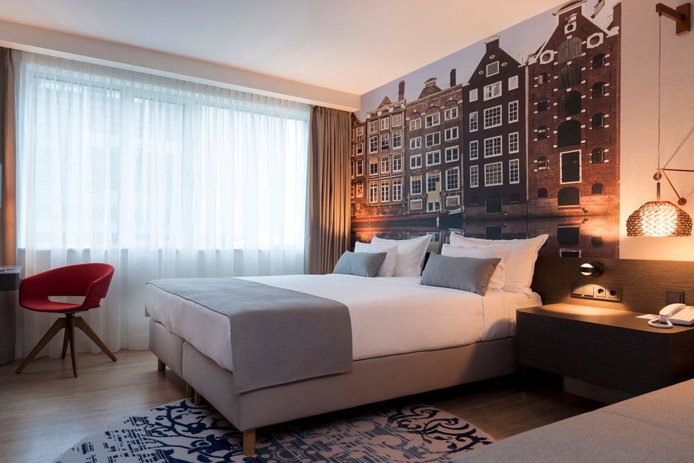 104_SHR_Amsterdam_rooms_Deluxe_Room_01.jpg