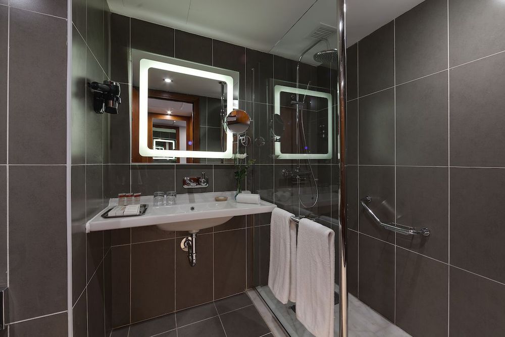_571_SHR_ElTahrirCairo_rooms_bathroom.jpg