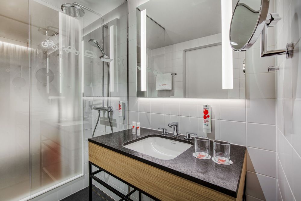 IntercityHotel 阿姆斯特丹机场 - 浴室