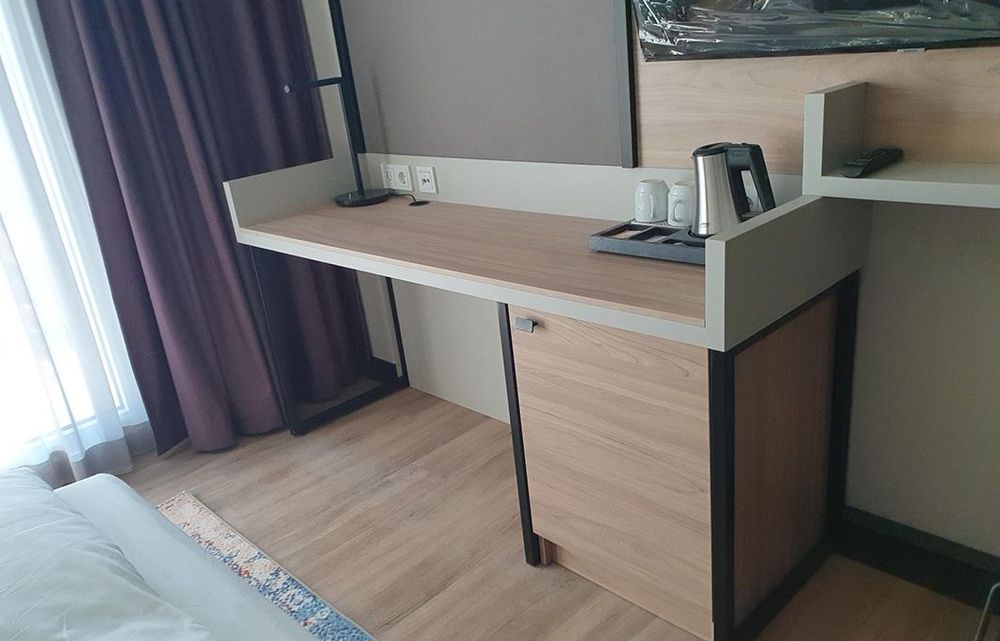 MAXX Hotel Aalen - working desk