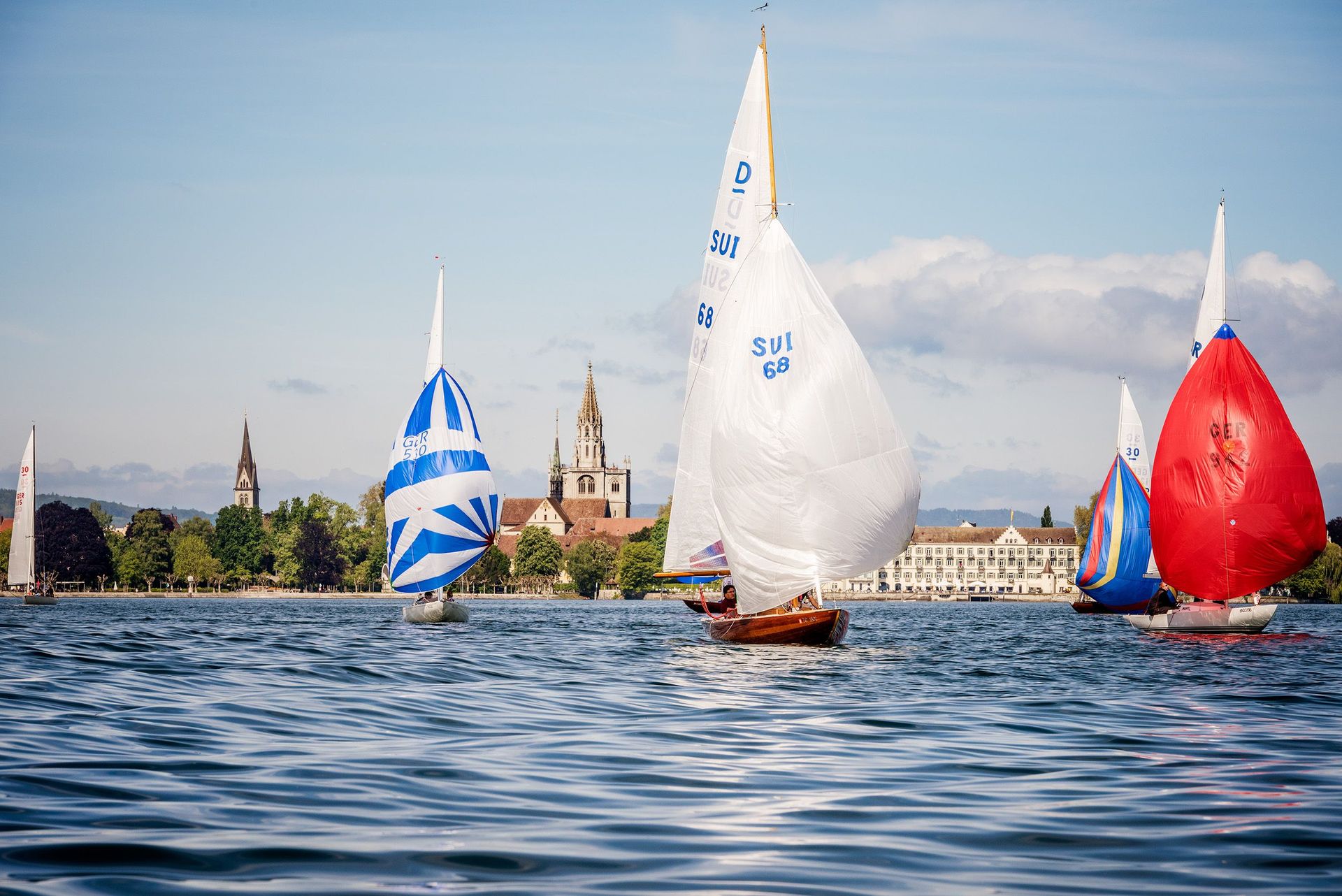 SHR_Konstanz_exterior_Blick_vom_See_auf_die_Stadt02_Schwelle.jpg
