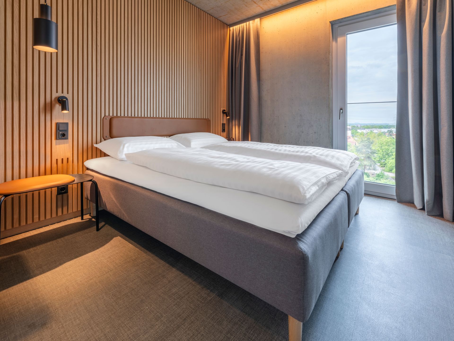 Hotel Frankfurt Airport Shuttle Service hrewards.com