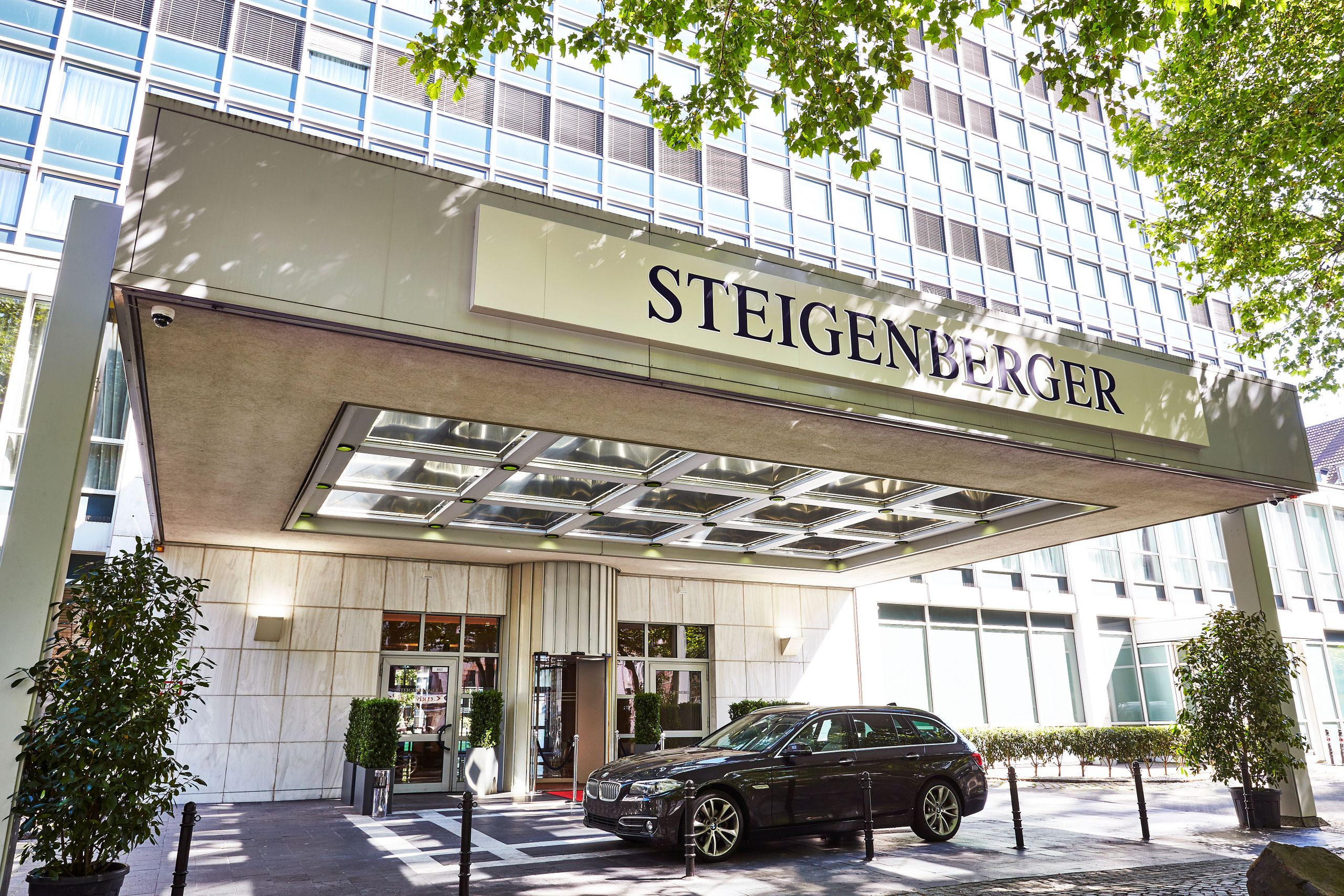Steigenberger Hotel Köln - Cologne - Eingang