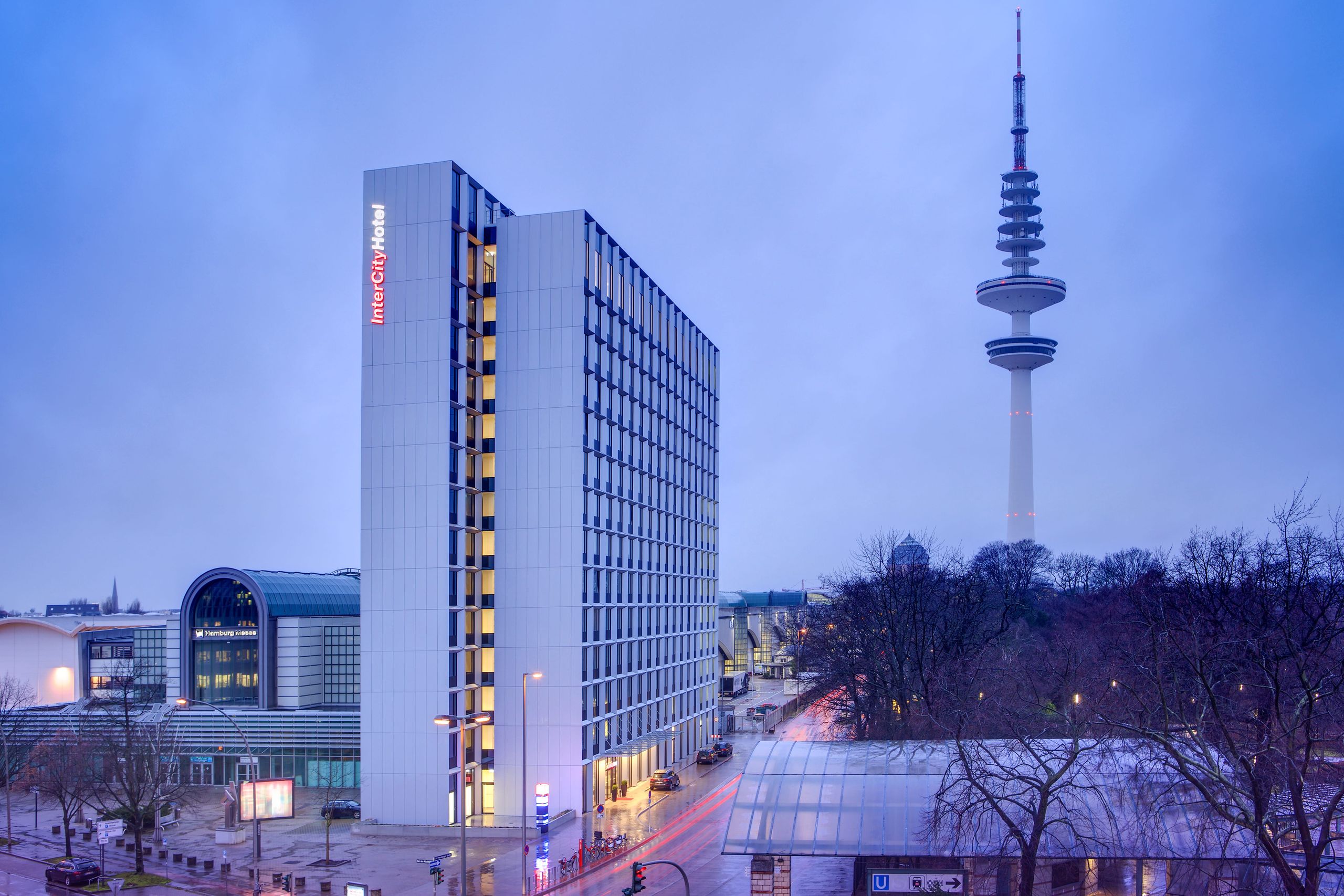 IntercityHotel Hamburg Dammtor-Messe − exterior view