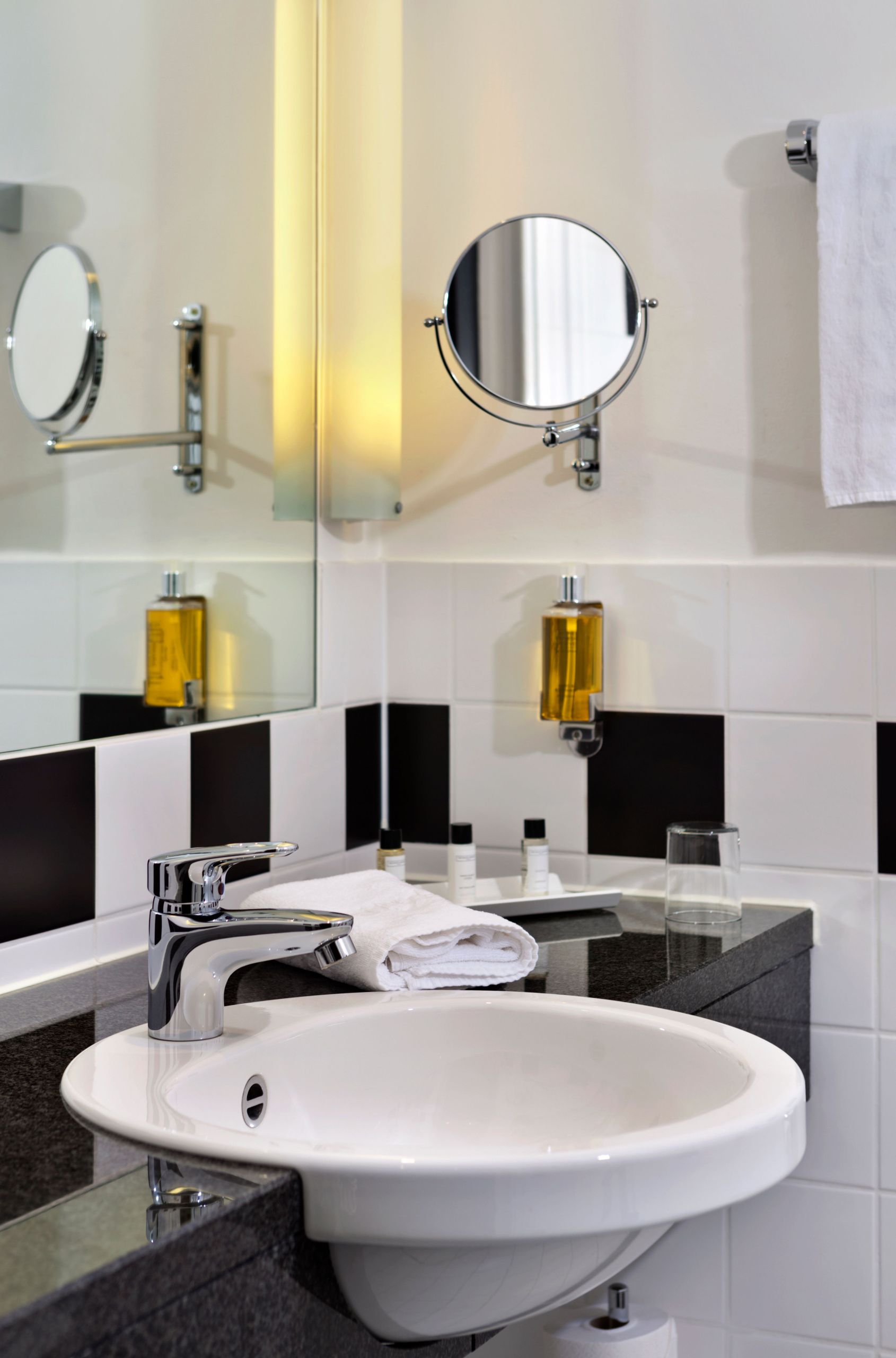 IntercityHotel Bremen - Badezimmer