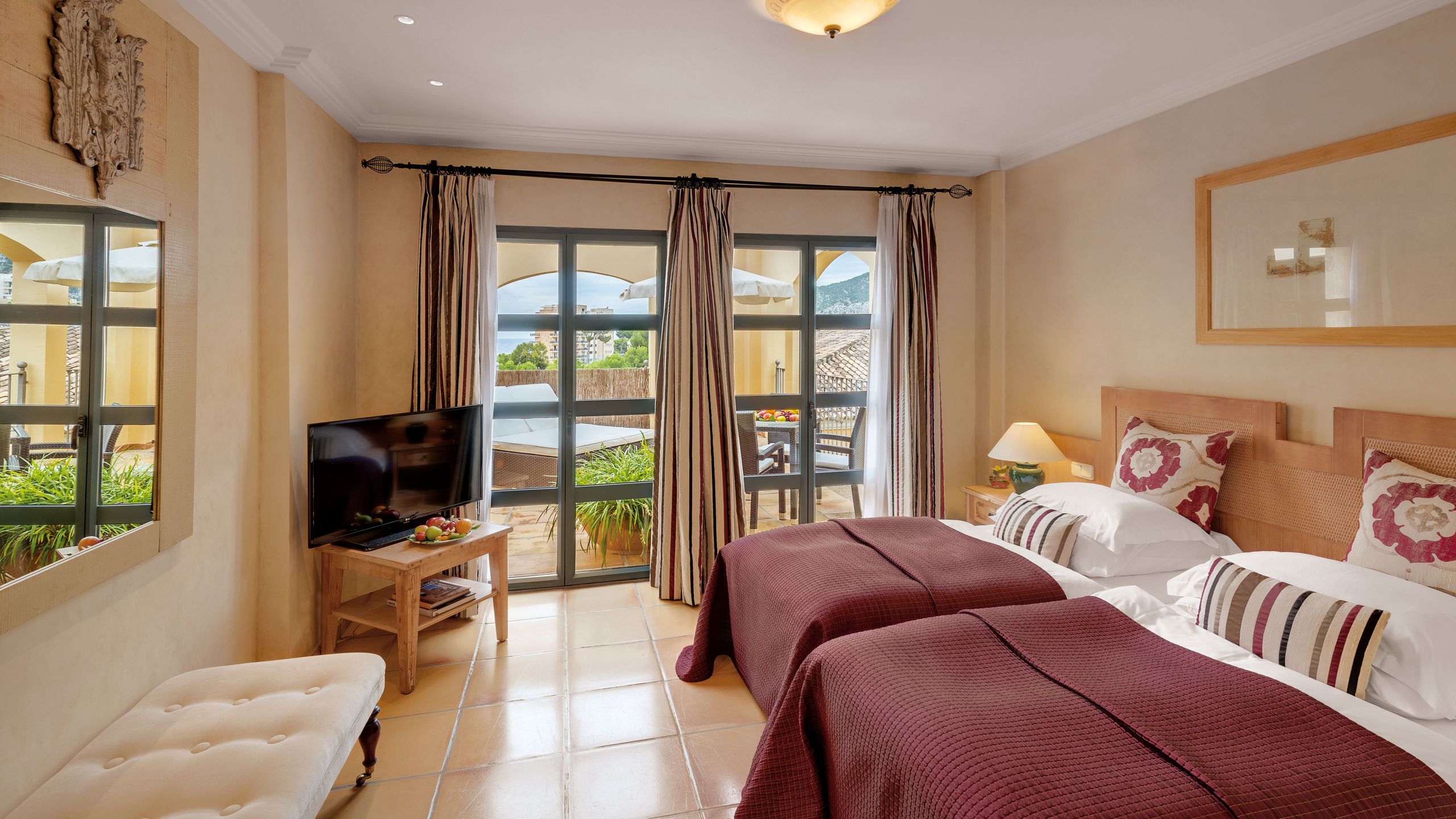 530_SHR_Mallorca_Golf&Spa_rooms_Suite_Mallorca_Schlafzimmer.jpg