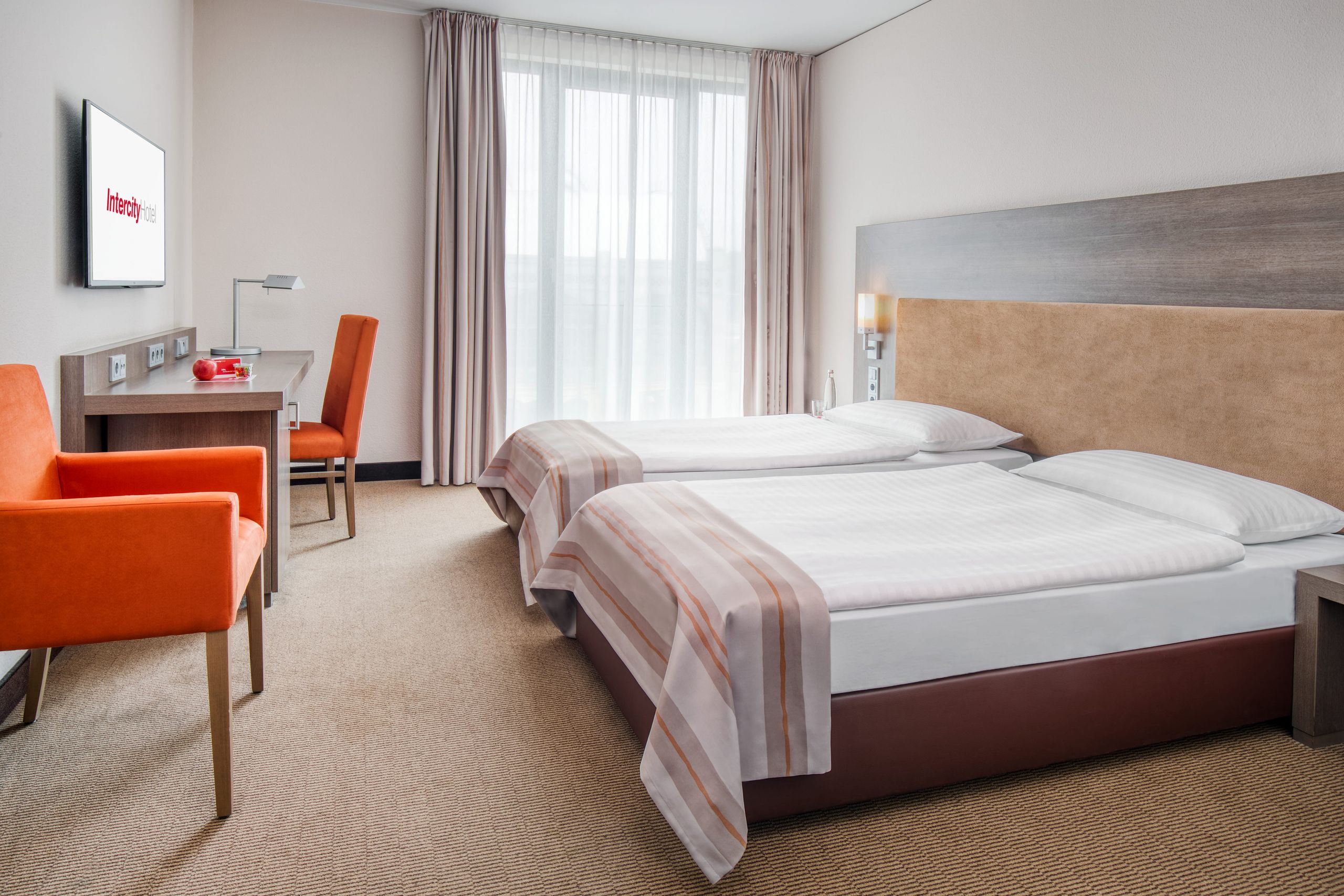 IntercityHotel Dresde - Habitación estándar con dos camas