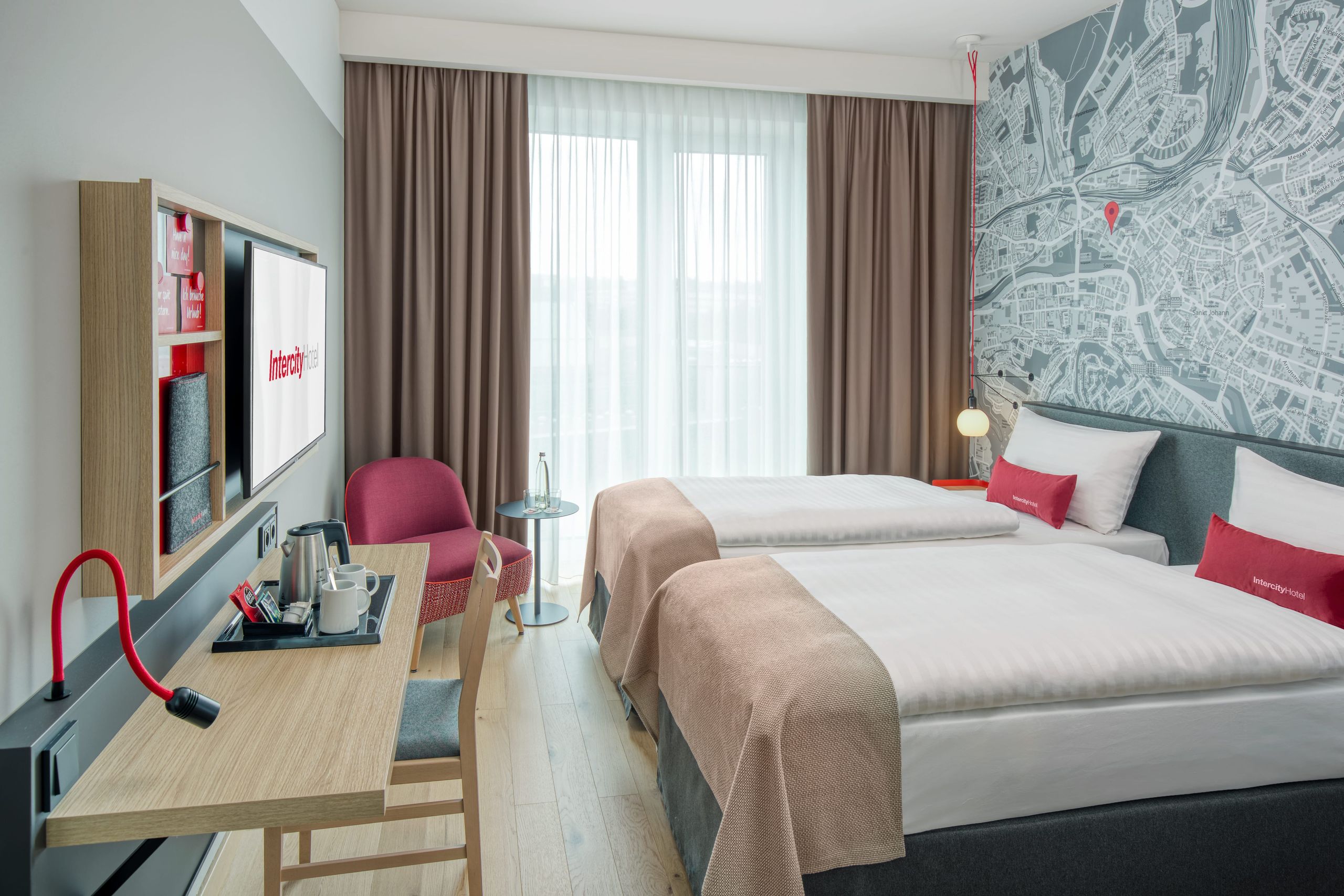 Hotel em Saarbrücken | IntercityHotel Saarbrücken - Quarto superior com camas separadas