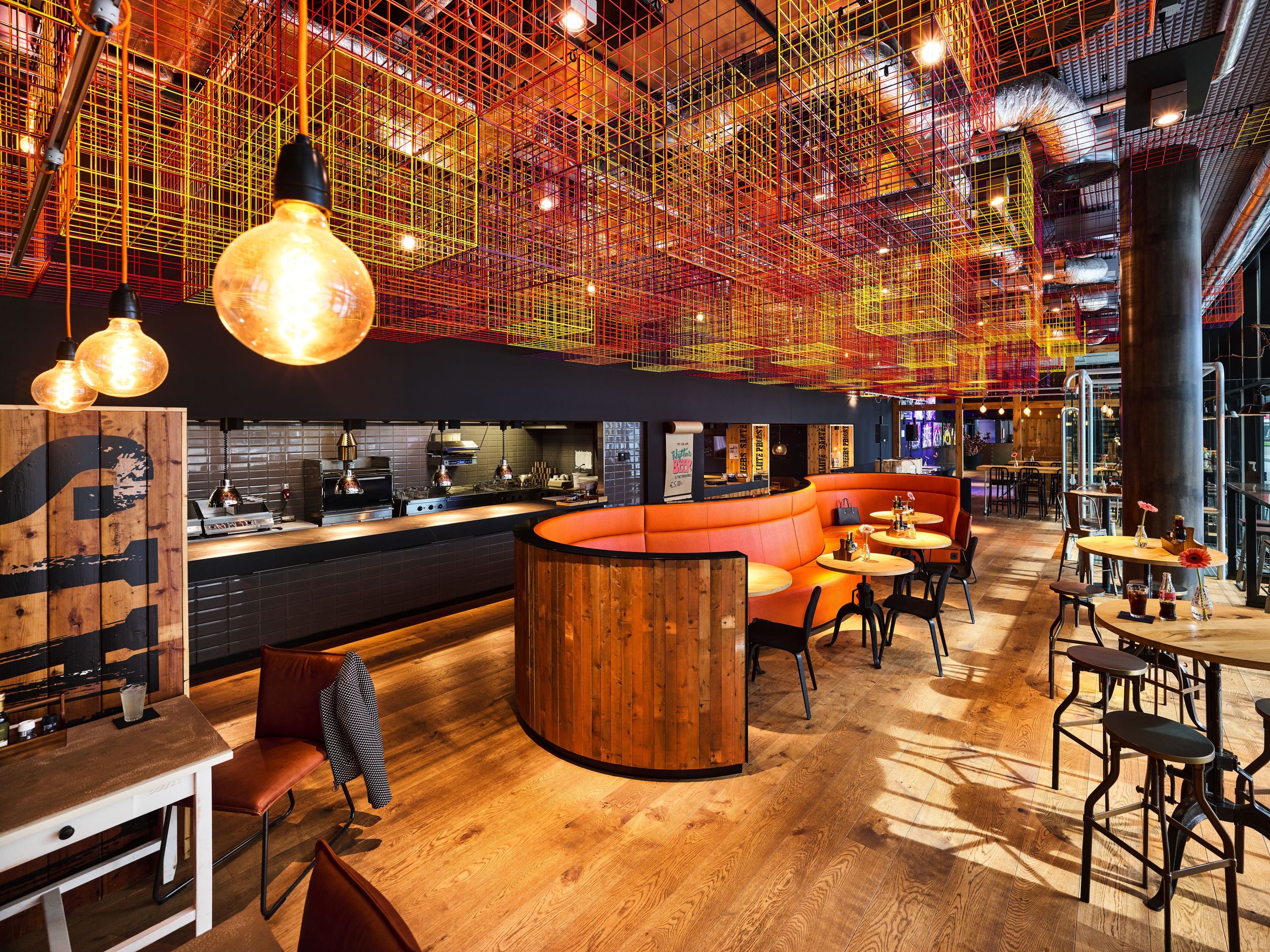 JAZ_Amsterdam_restaurant_interior.jpg