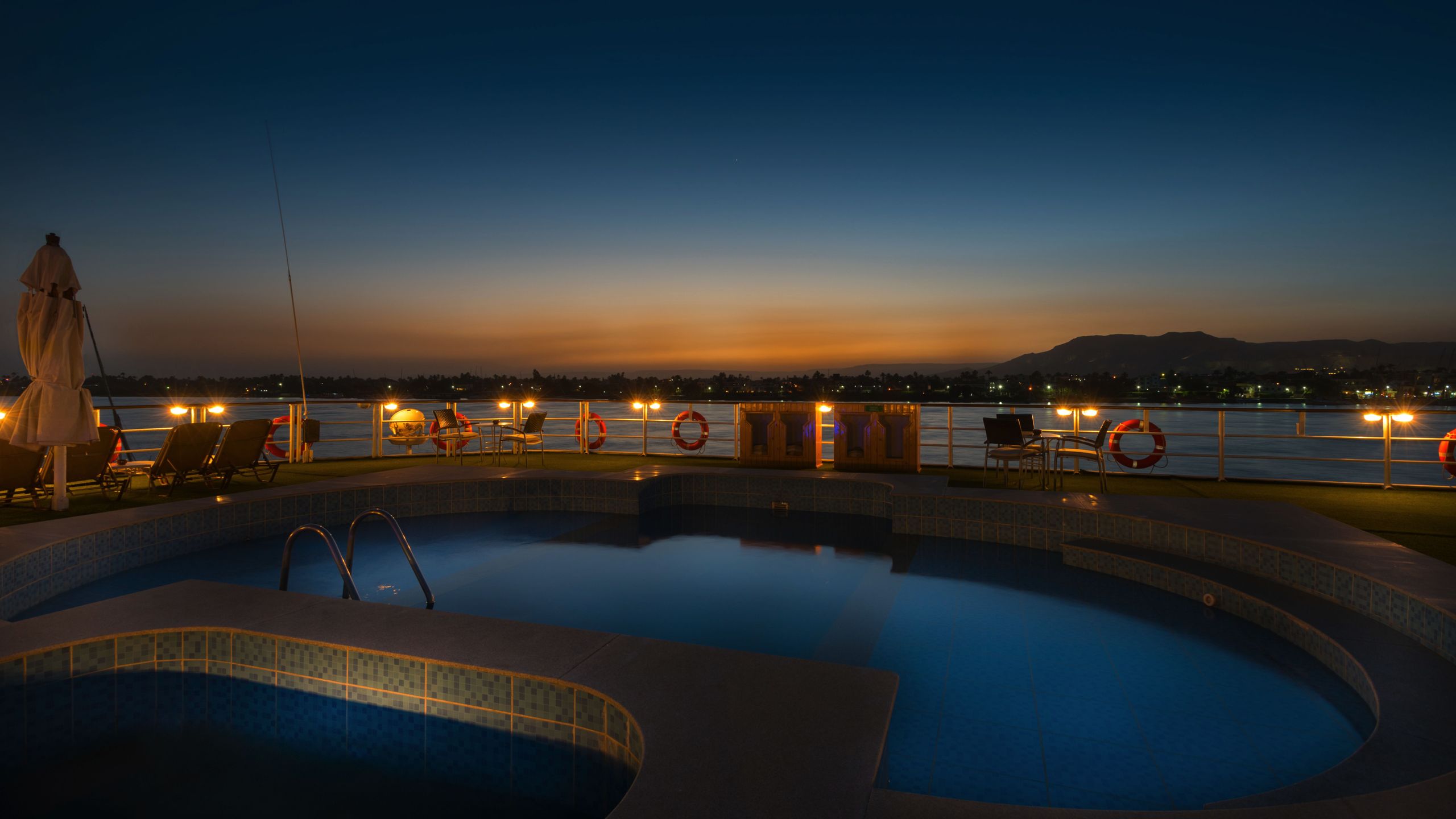 Steigenberger Nilkrezfahrten  SHR_Cruises_Regency_Exterior_Swimming pool
