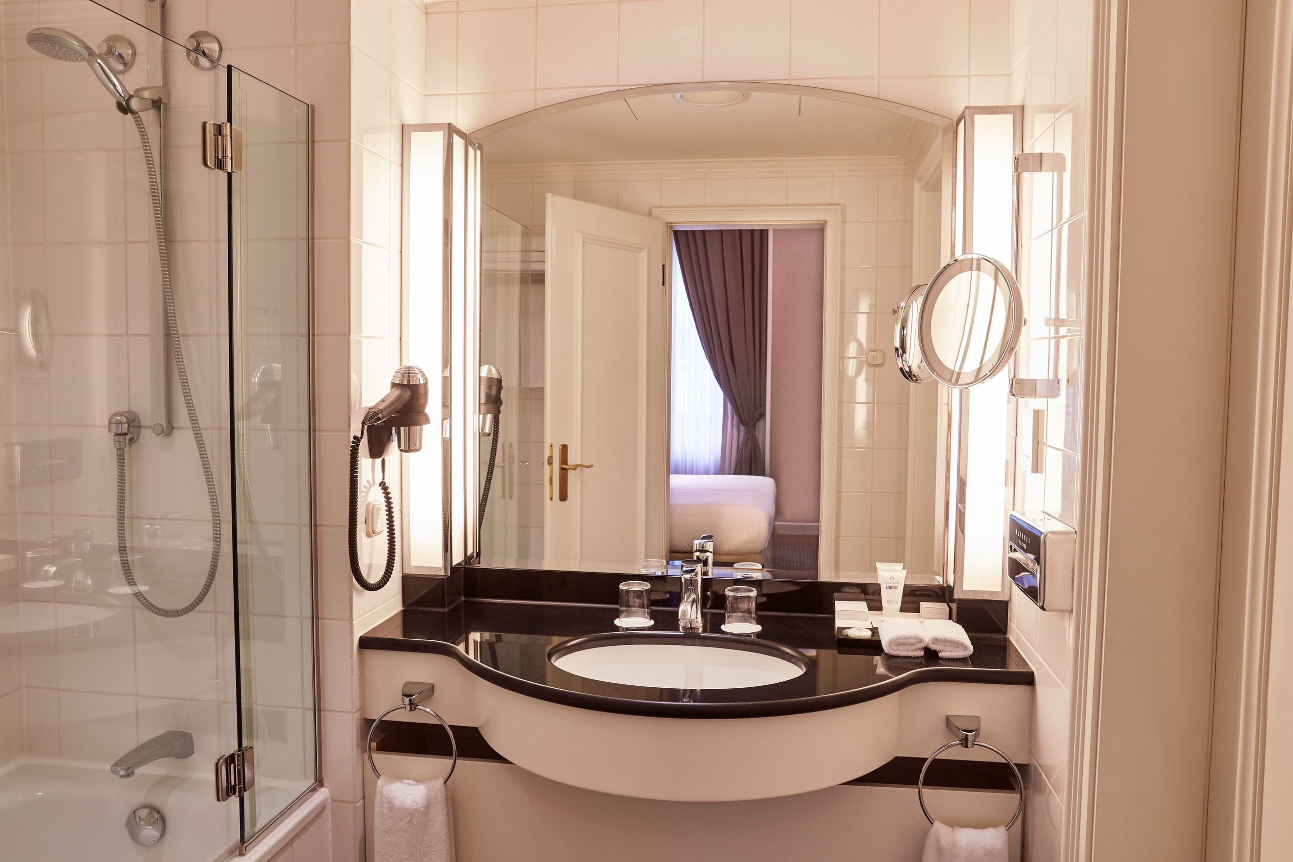 SHR_FrankfurterHof_rooms_SUD_3.jpg