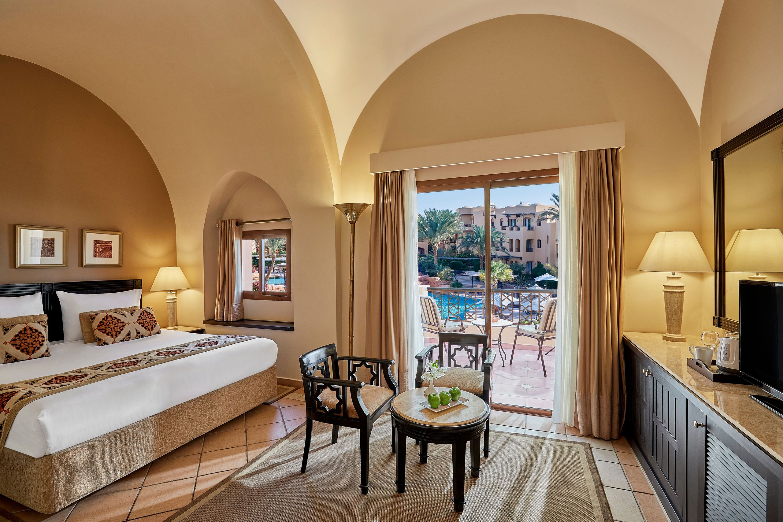 Steigenberger Coraya Beach Hotel - Marsa Alam - Piscina de quarto superior- com cama Queen-size