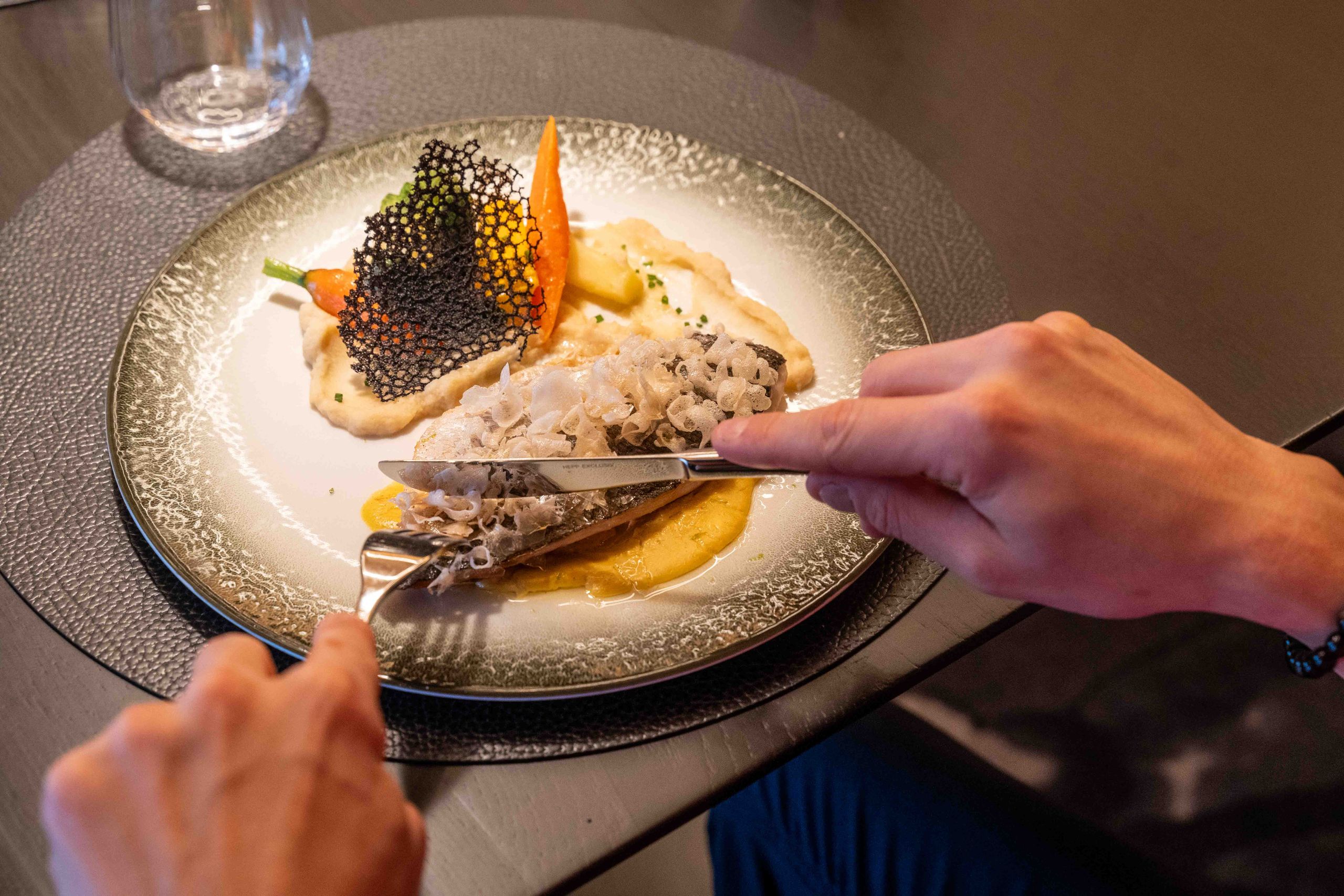 Loui Restaurant | hrewards.com, image size:2560x1707